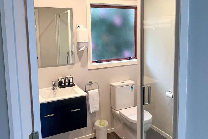 Room 100 of 302