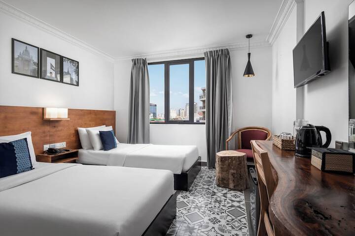 Room 3 of 16