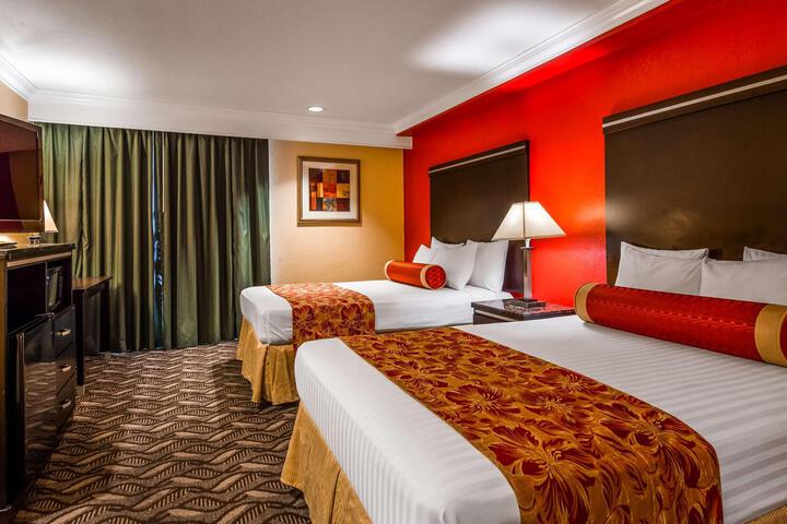 2 Double Beds (2 of 21)