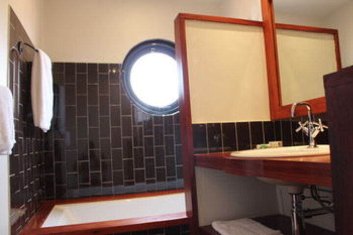 Room 6 of 40