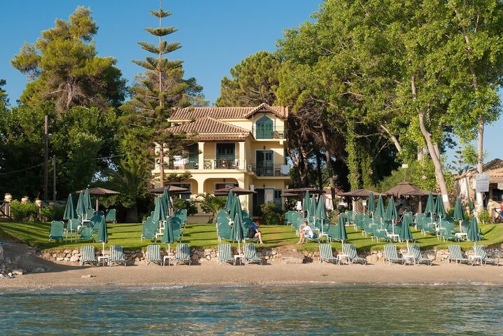 Zarkadis Beach Apartments