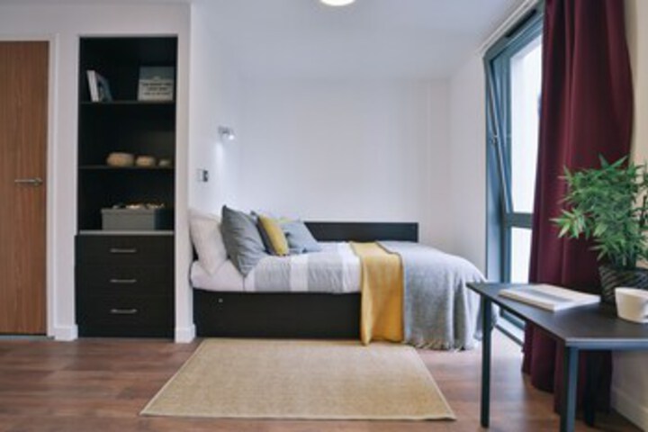 Room 83 of 93