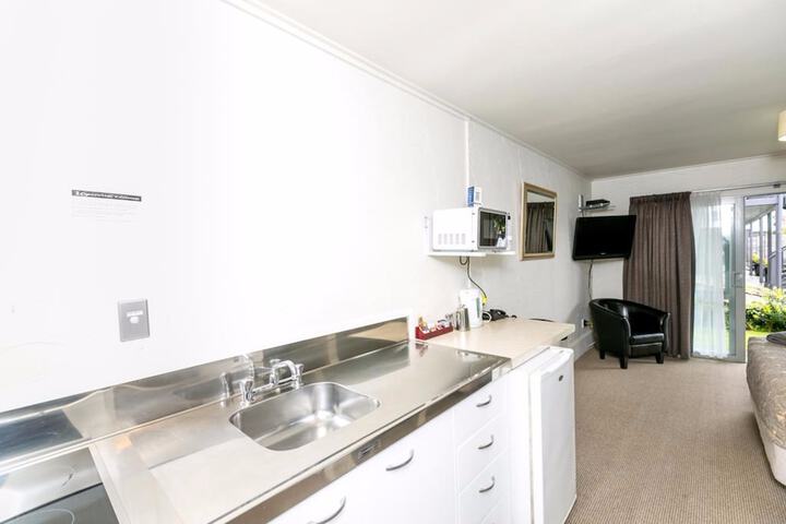 Room 4 of 34