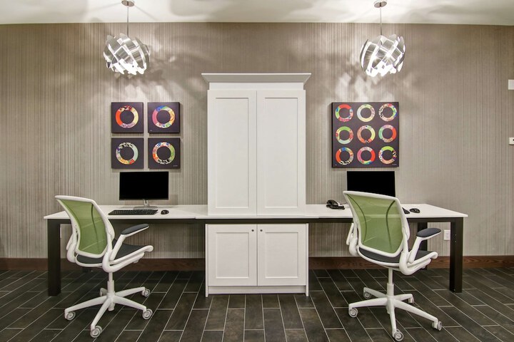 Business Center 39 of 39