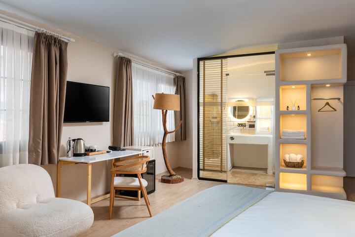 Room 3 of 27