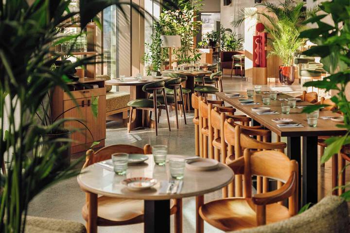 Dining 61 of 100