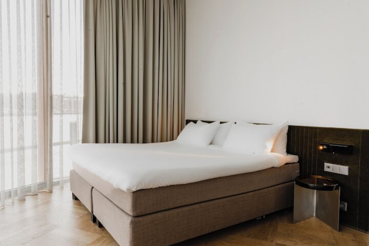 Room 50 of 115