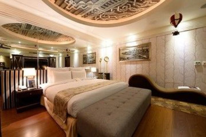 Room 42 of 118