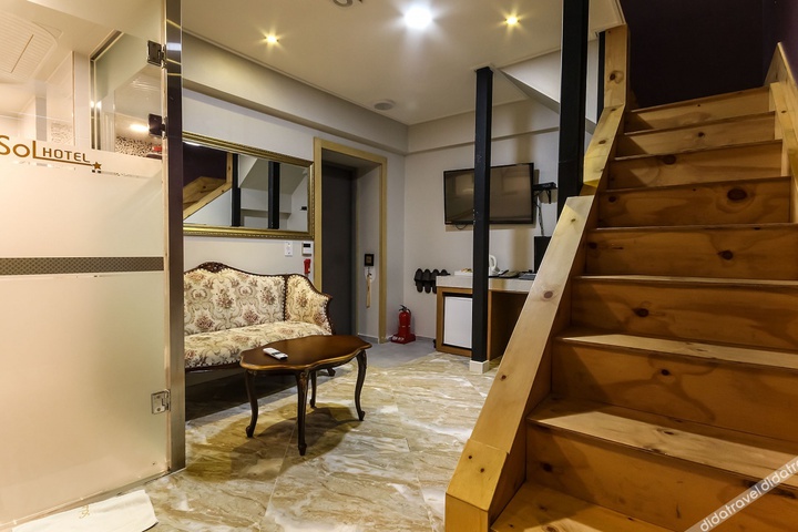 Suite 38 of 48