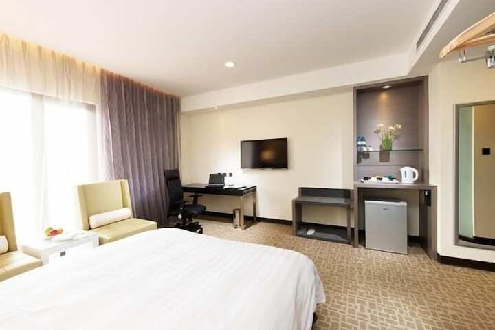 Room 12 of 44