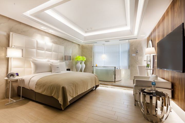 Room 8 of 59