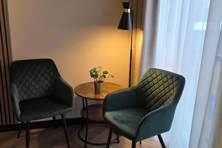 Room 15 of 76