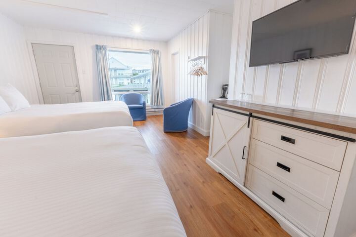 Room 40 of 165