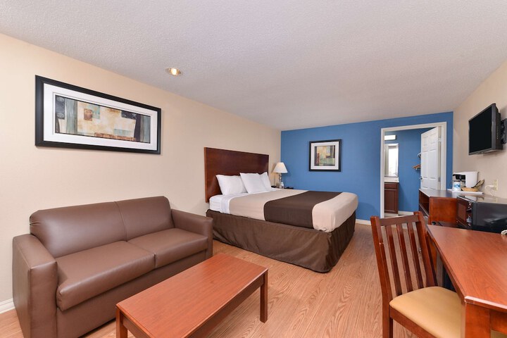 1 King Bed (14 of 14)