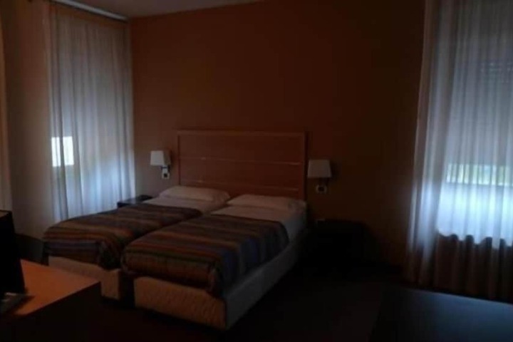 Room 18 of 60