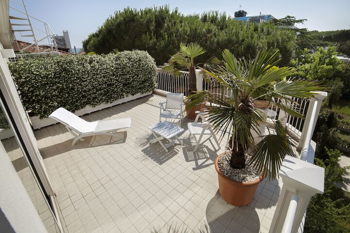 Terrace/Patio 18 of 70