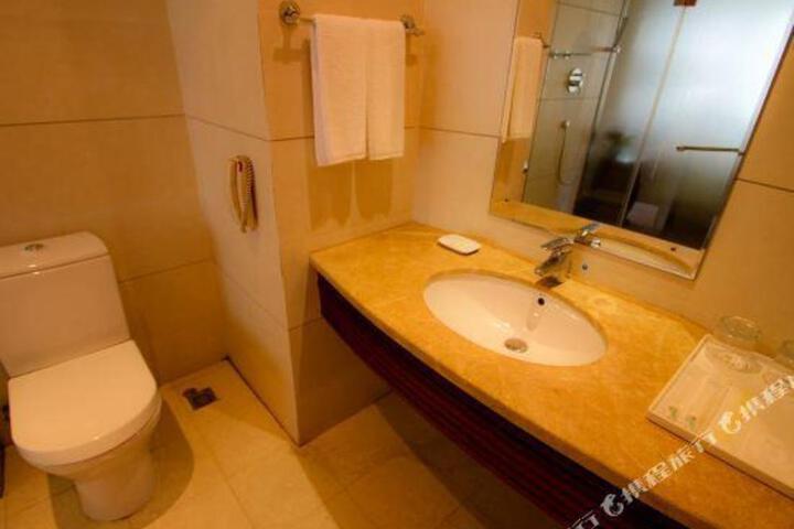 Huquan Huayuan Hotel