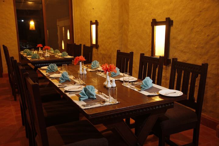 Dining 37 of 49