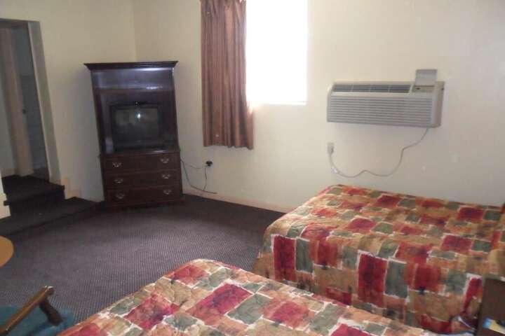 Room 9 of 27