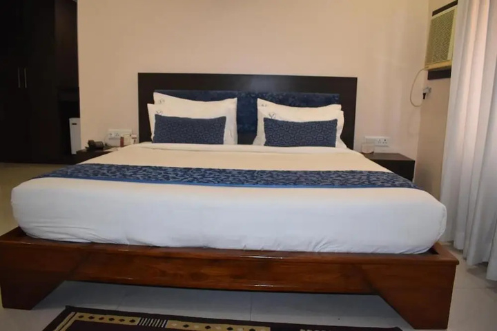 V HOTELS