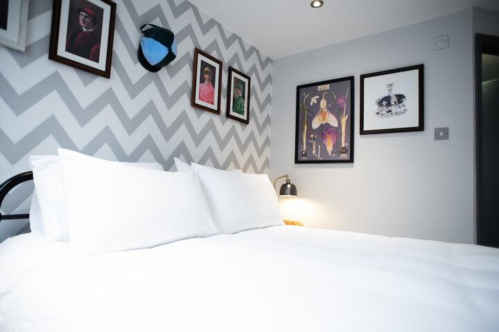 Room 22 of 64