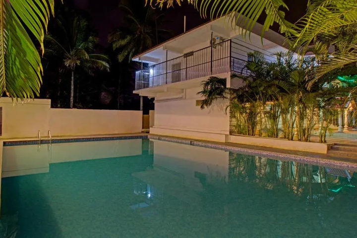Pool 10 of 21