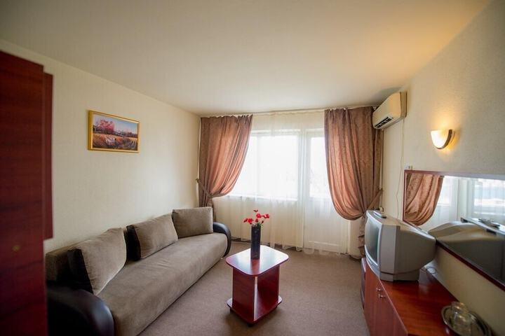 Room 15 of 32