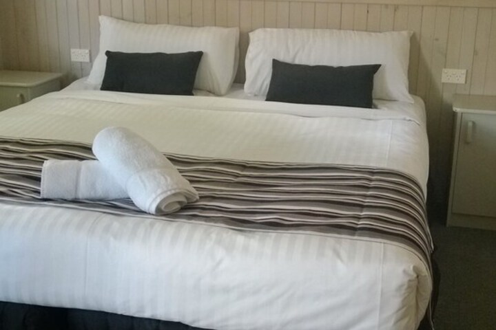 Room 6 of 34