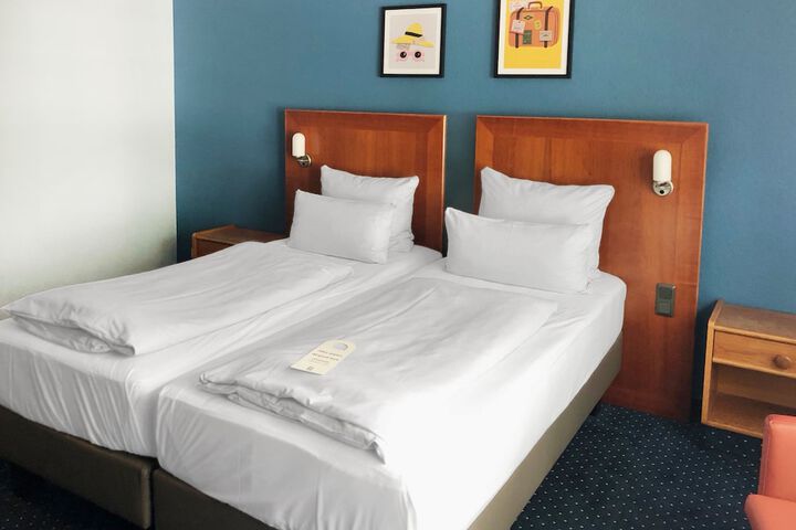 Room 30 of 171