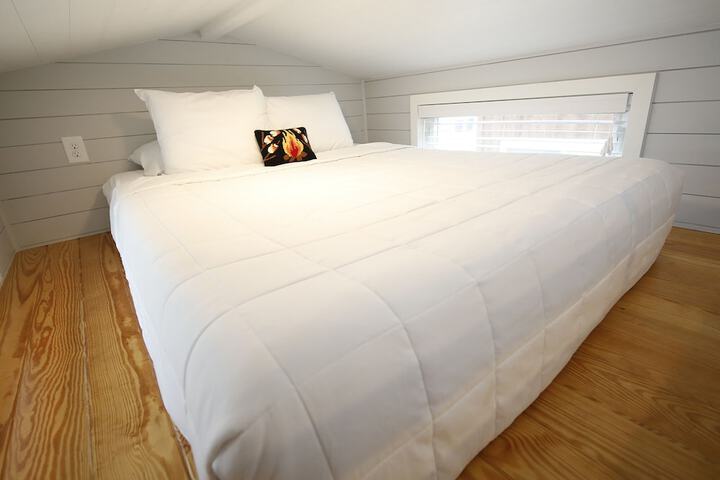 Room 5 of 129