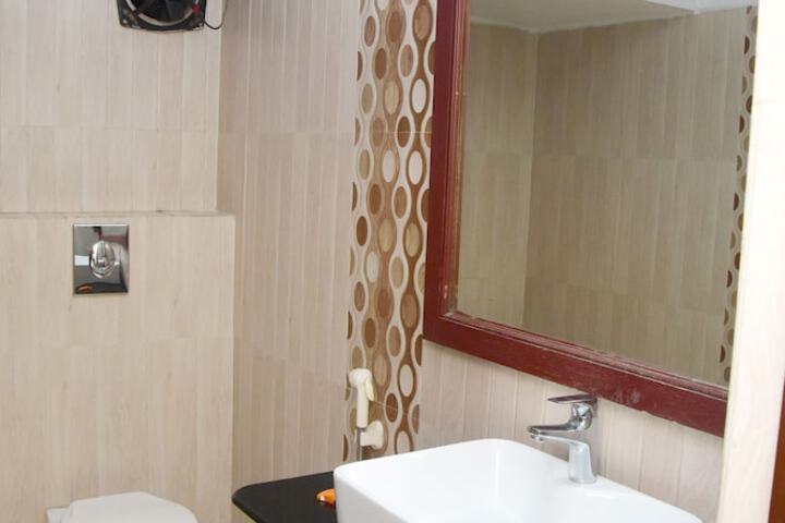 Room 40 of 48
