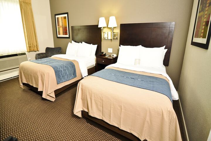 2 Double Beds (21 of 22)