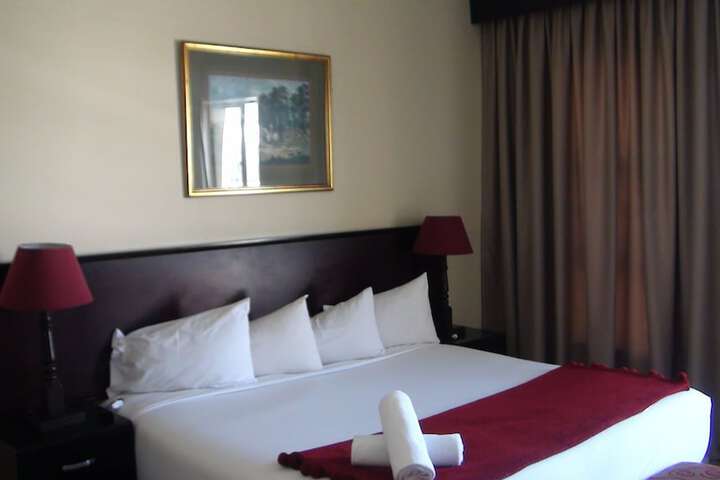 Room 3 of 48