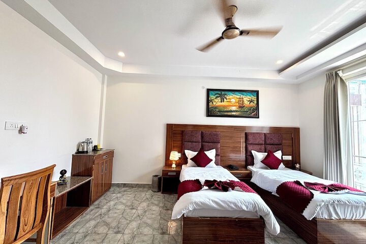 Room 12 of 46