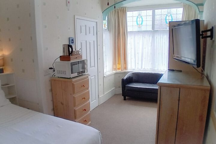 Room 4 of 49