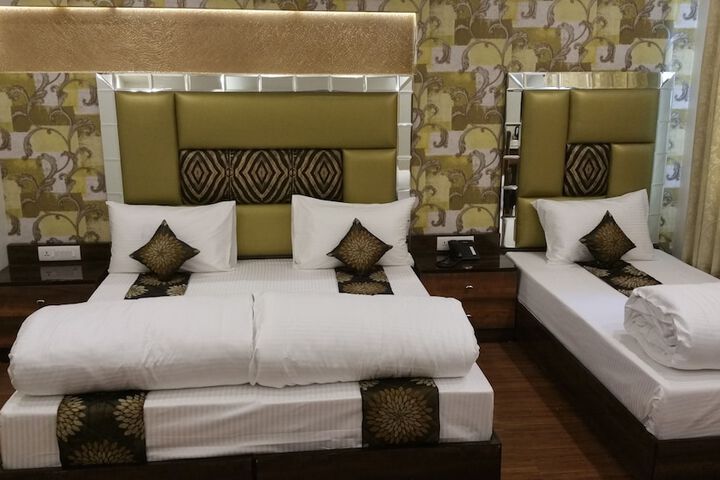 Room 9 of 67