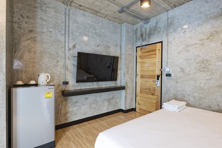 Room 11 of 39