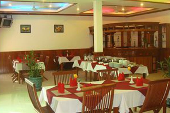 Dining 23 of 30