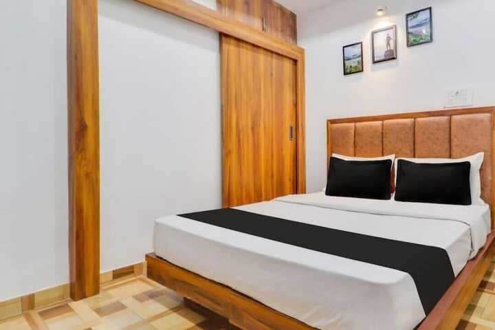 Room 9 of 19