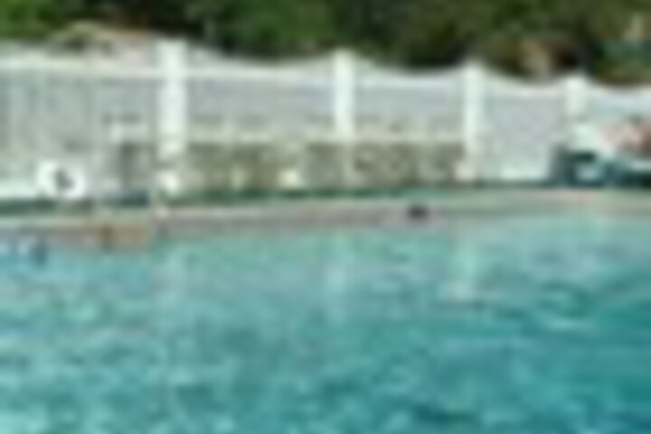 Pool 275 of 345