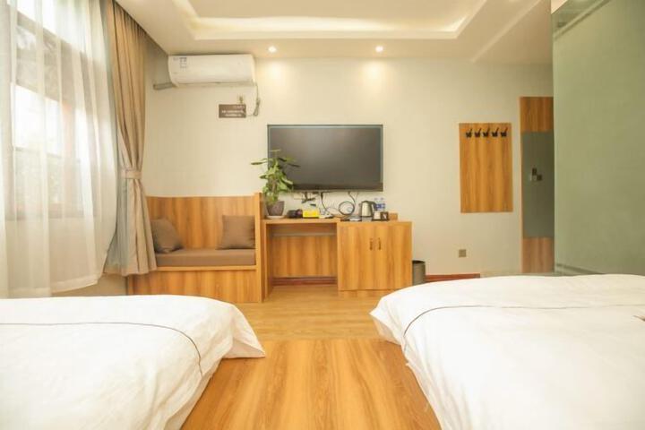 Room 74 of 142