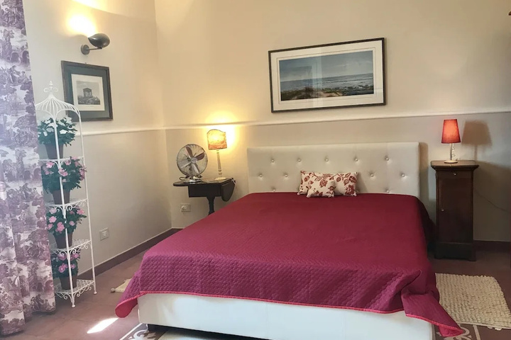 Room 5 of 22