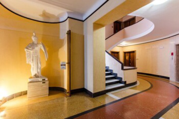 Ballroom/Hall 16 of 24