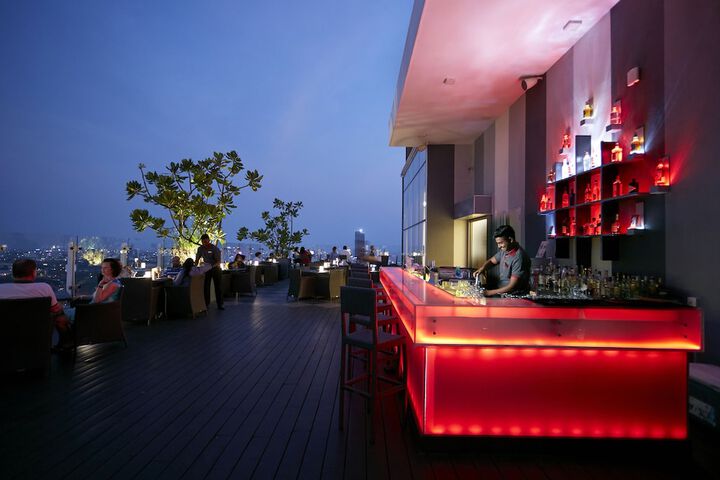 Lounge 60 of 74