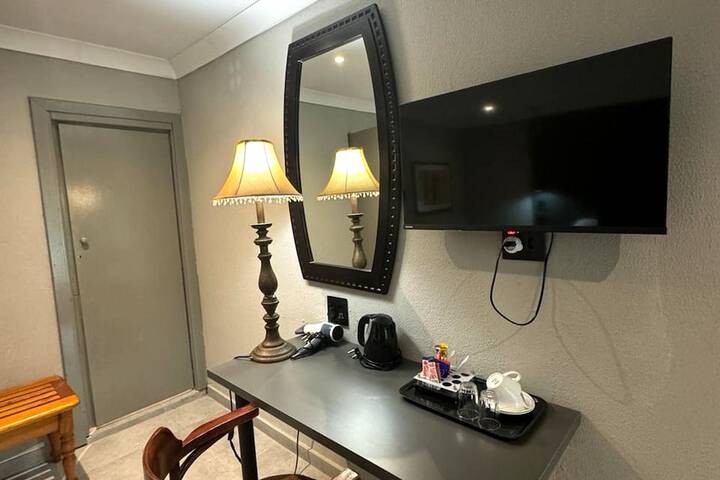 Room 57 of 275
