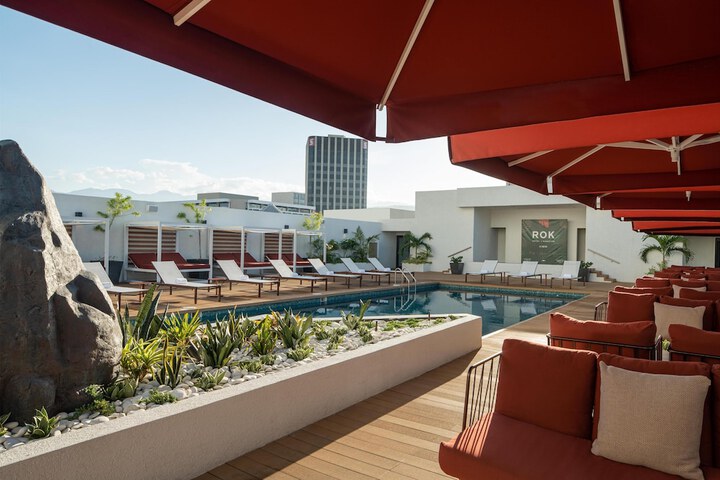 Pool 55 of 104
