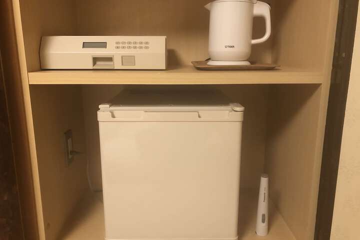 Room 9 of 42