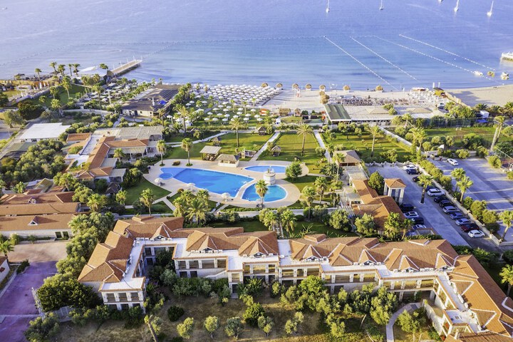Alaçatı Beach Resort & SPA in Cesme