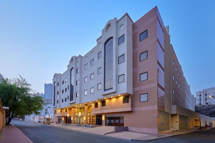 Hotel 33 of 33