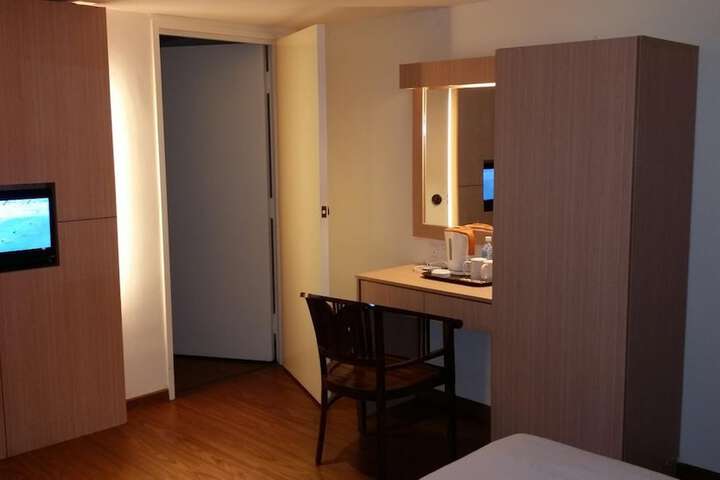 Room 14 of 34